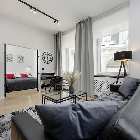 Exclusive Grey And Red Apartment In Warsaw Center By Noclegi Renters Esterno foto