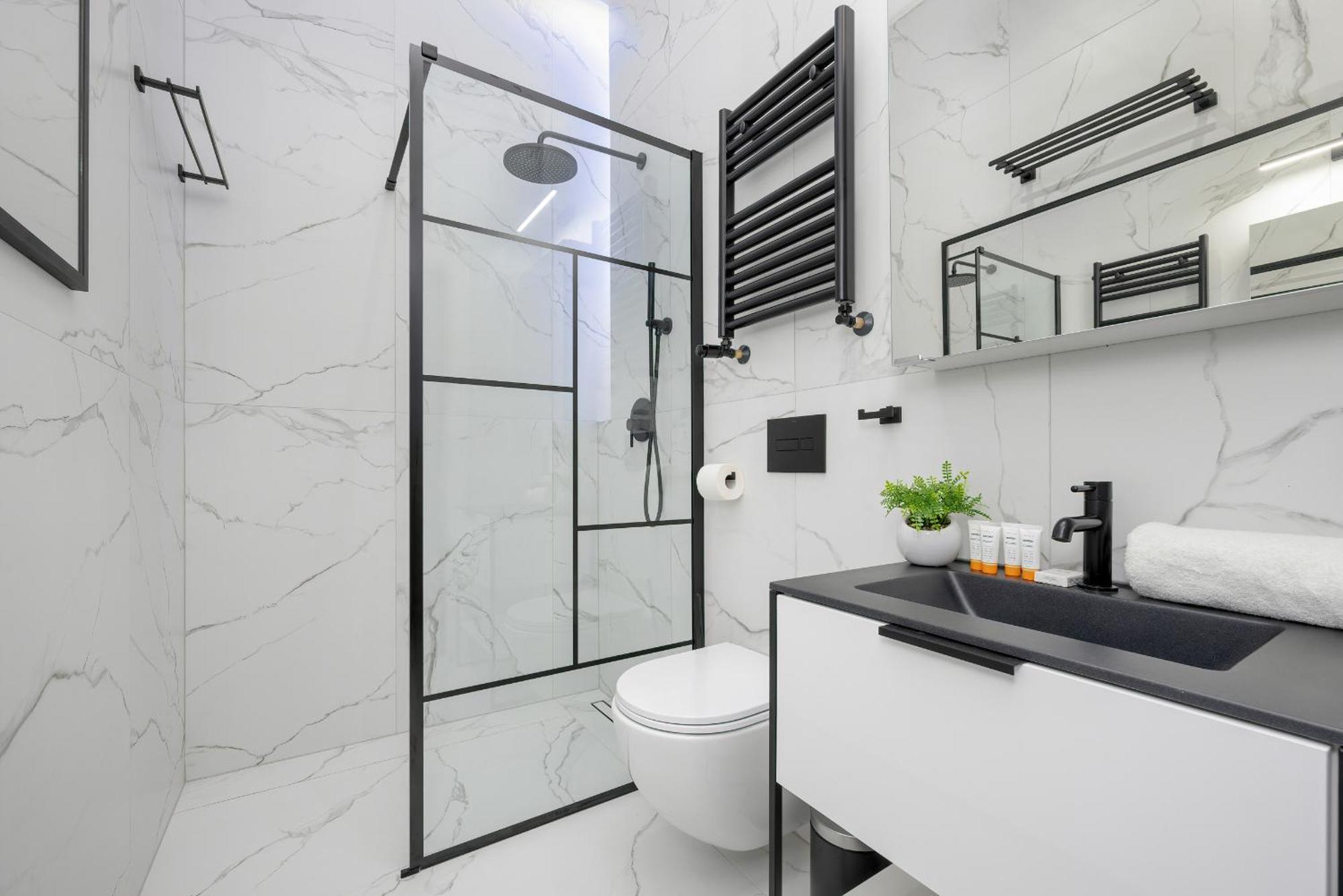 Exclusive Grey And Red Apartment In Warsaw Center By Noclegi Renters Esterno foto