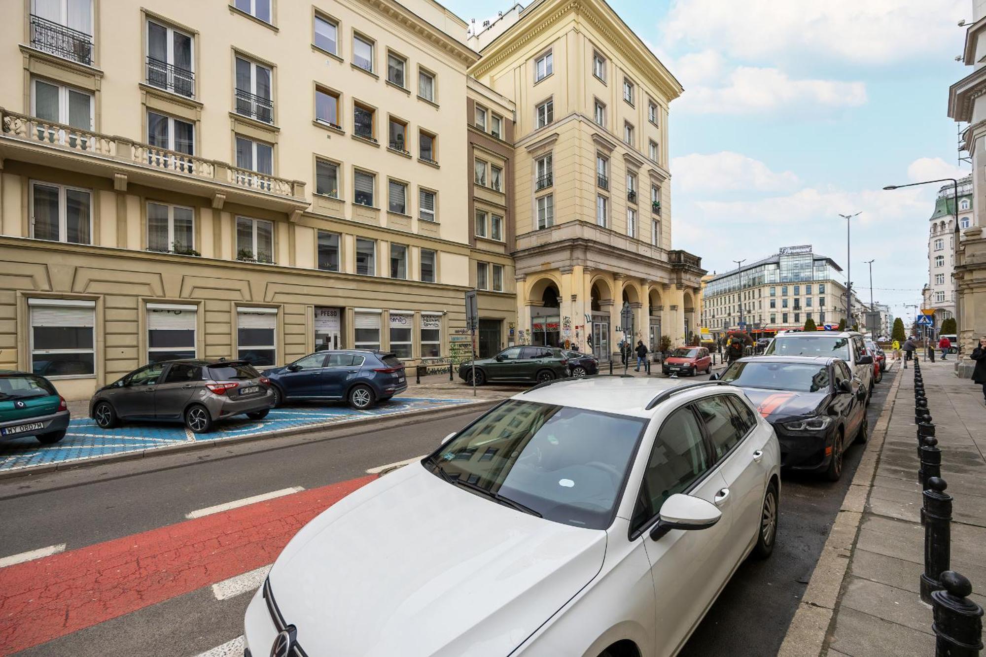Exclusive Grey And Red Apartment In Warsaw Center By Noclegi Renters Esterno foto