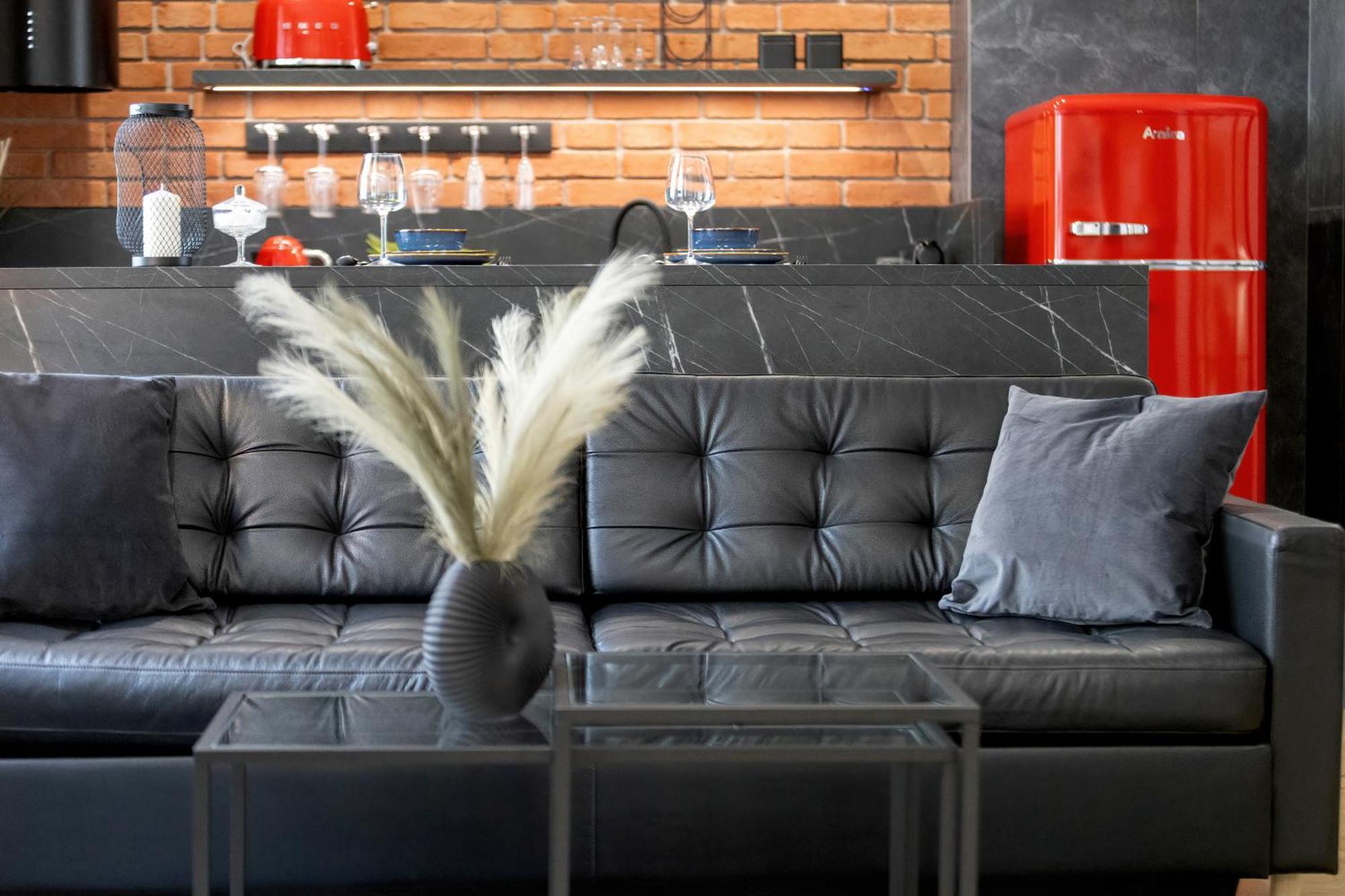 Exclusive Grey And Red Apartment In Warsaw Center By Noclegi Renters Esterno foto